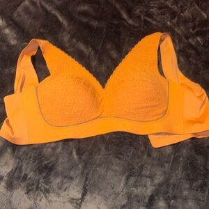 Orange u line sport wear, seamless fit